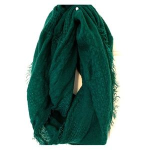 Green infinity scarf
